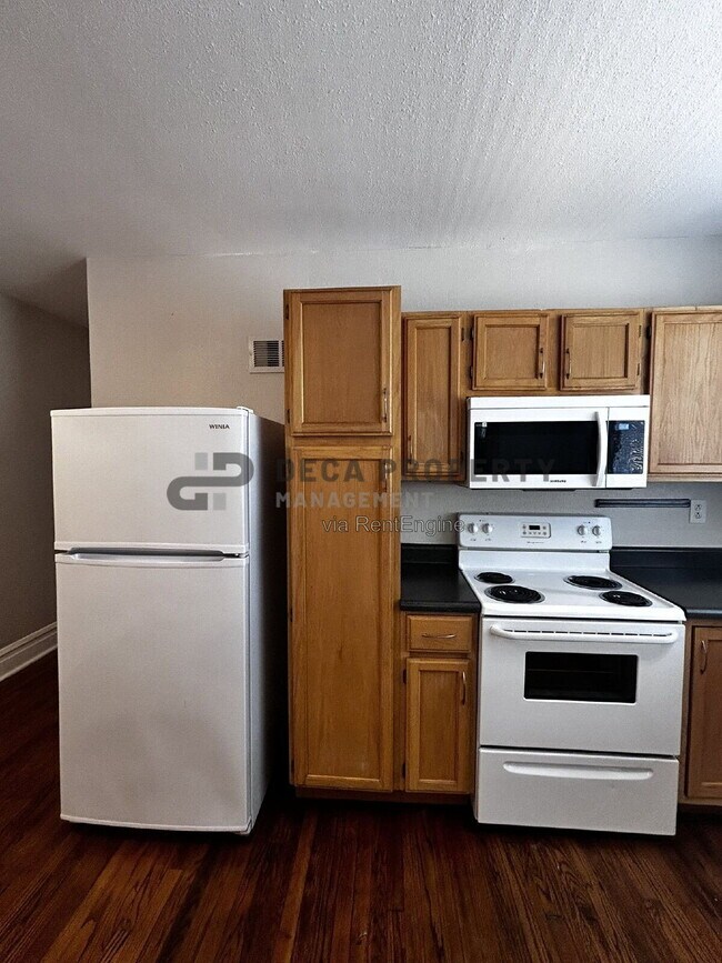 Building Photo - 4051 Giles Ave