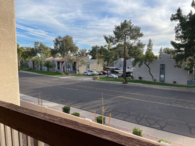 Building Photo - $1,550 2-3 Bedroom For Lease With Community Heated Pool & Spa in 85207!