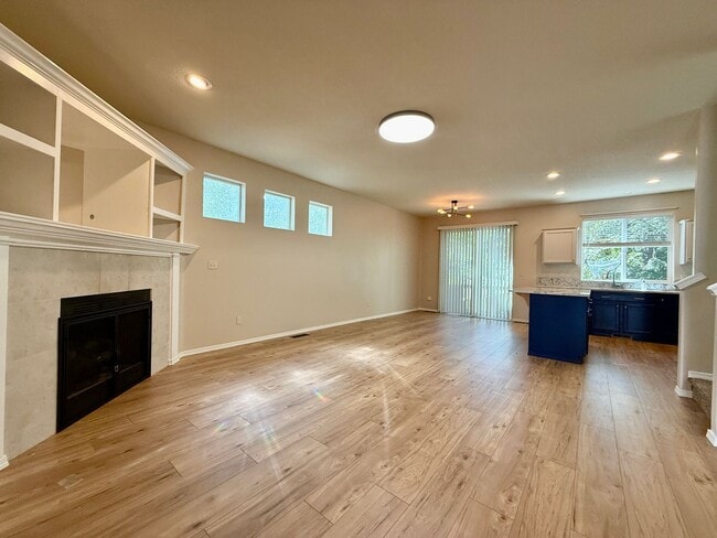 Building Photo - Updated Craftsman on Corner Lot in Aloha~ ...