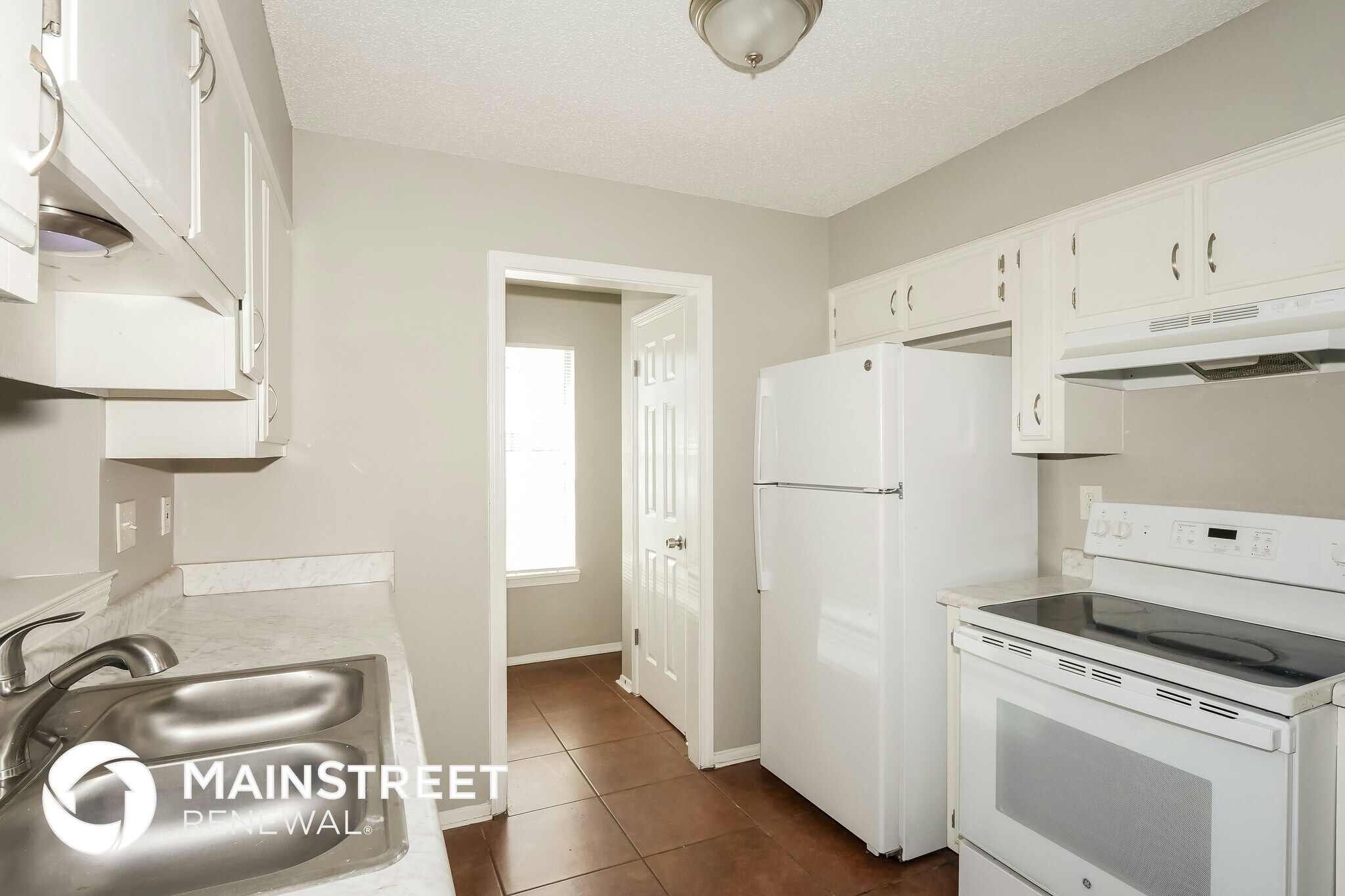 Building Photo - 4568 Summer Creek N