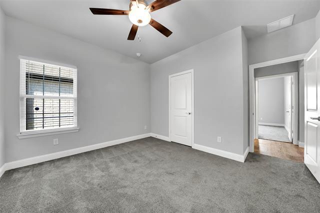 Building Photo - 260 Lakeside Dr