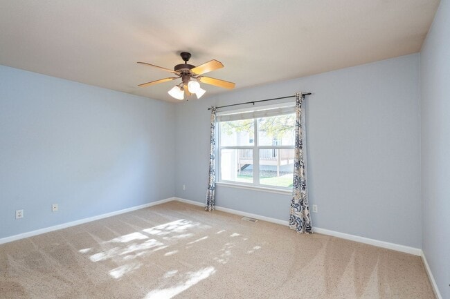Building Photo - 3 Bedroom, 2 Bath Patio Home Now Available!