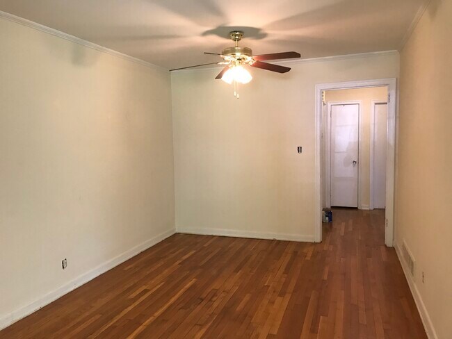 Building Photo - 1939 Lebanon Dr NE