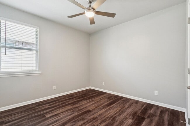 Building Photo - Resort-Style Living! 4 Bed/2 Bath Slidell ...