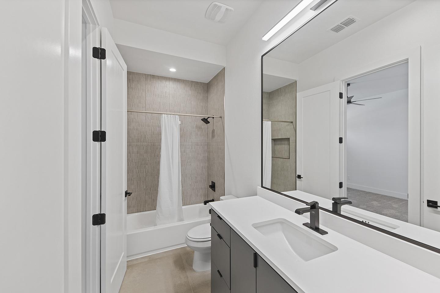 Building Photo - Modern design Oak Lawn townhouse by Inwood...