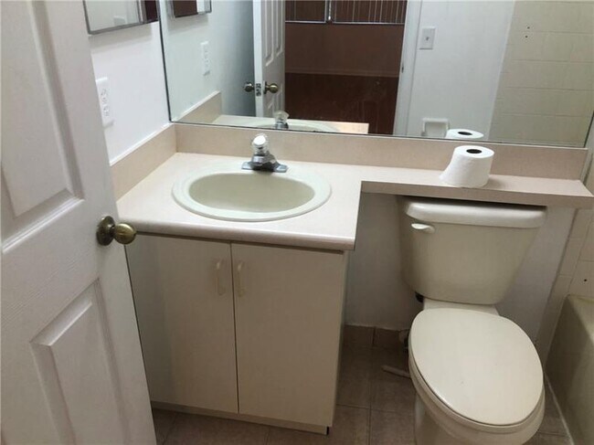Building Photo - 6756 Sienna Club Dr