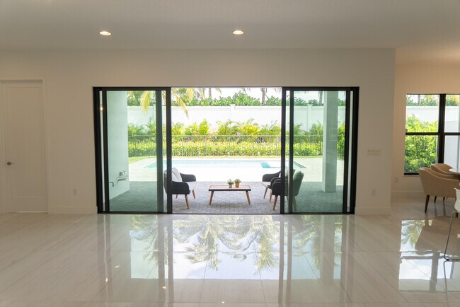 Building Photo - 8151 Laurel Falls Dr