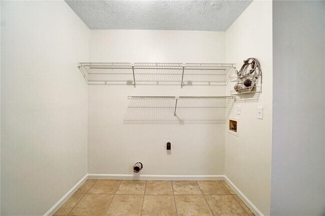 Building Photo - 4846 Olde Mill Dr