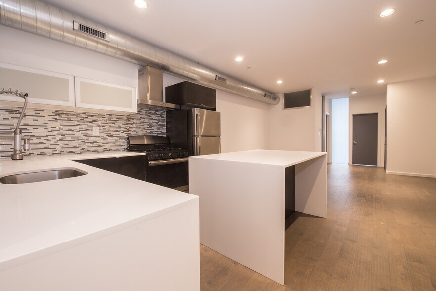 Building Photo - 1211 N 5th St