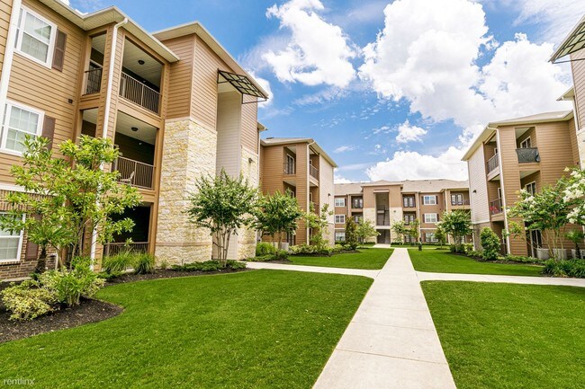 Building Photo - 3223 Spring Cypress Rd