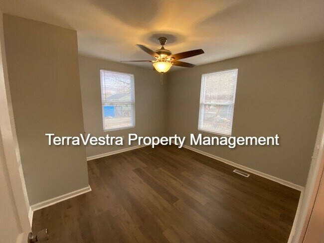 Building Photo - 3 Bed Single Family in Upper Deerfield!