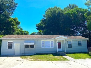 Building Photo - 3 BD/ 1BA Hidden Gem!