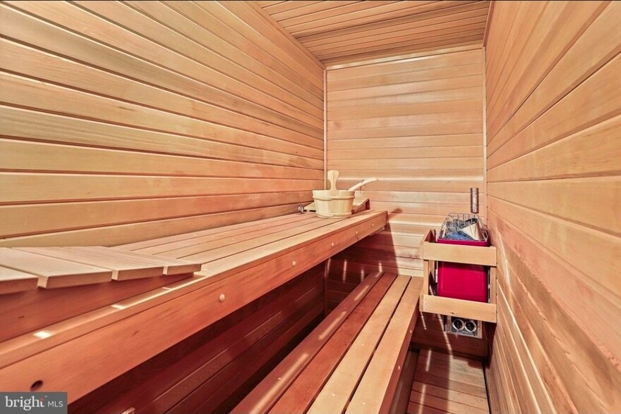 Building Photo - 6360 Silver Ridge Cir