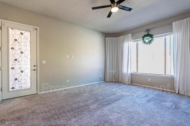 Building Photo - 827 Mesa Roja Trail NE