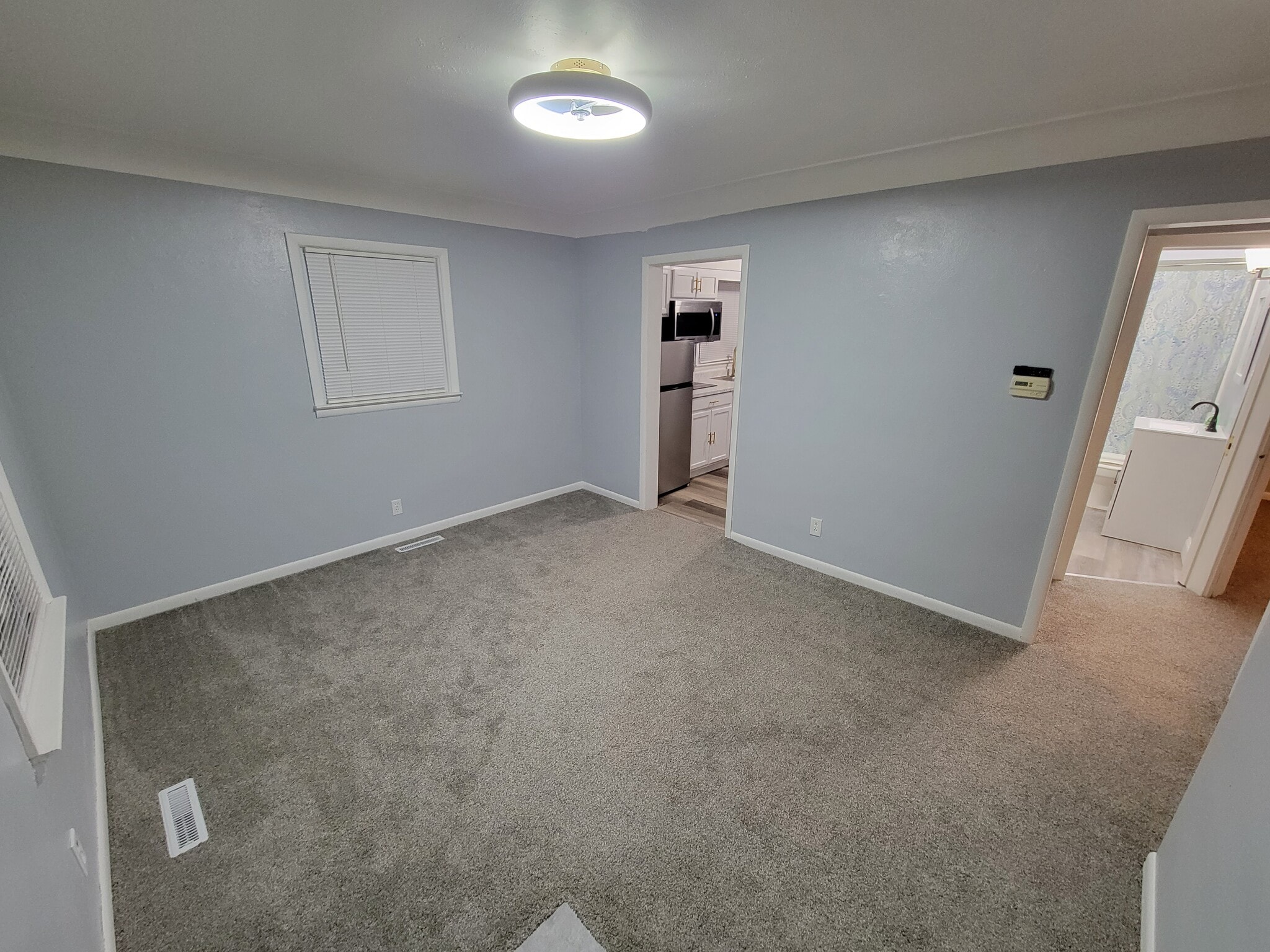 Building Photo - 1860 S Shore Blvd