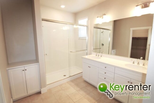 Building Photo - 3234 Sher Ct