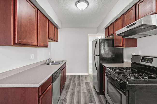 Building Photo - Rosco Apts-2720