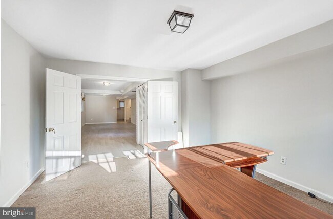 Building Photo - 9232 Forest Haven Dr