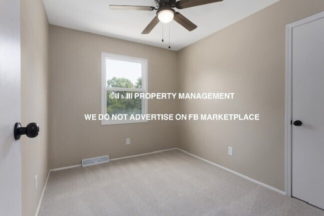 Building Photo - 7801 NE San Rafael Dr