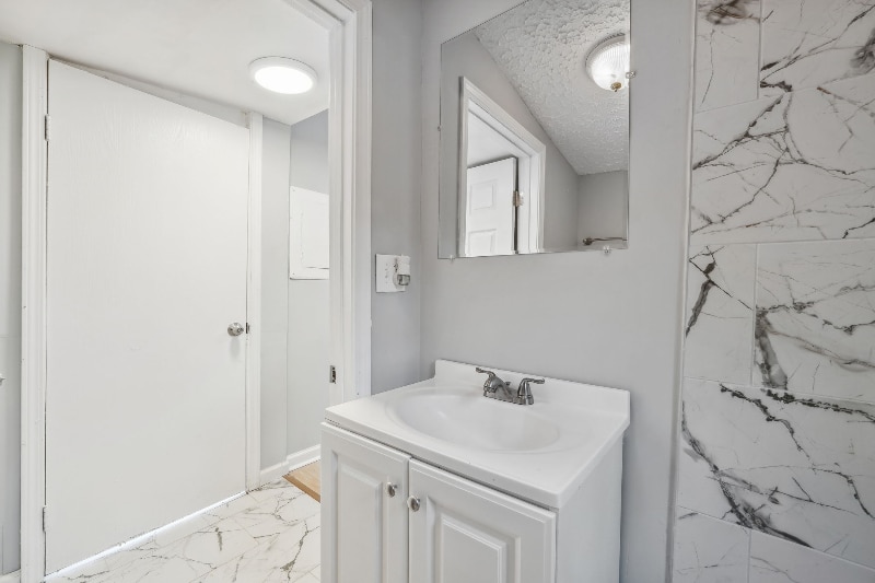 Building Photo - 562 Grant St SW