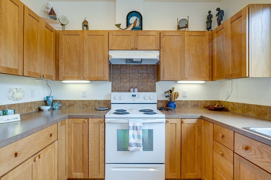 Building Photo - 33431 Douglas Dr