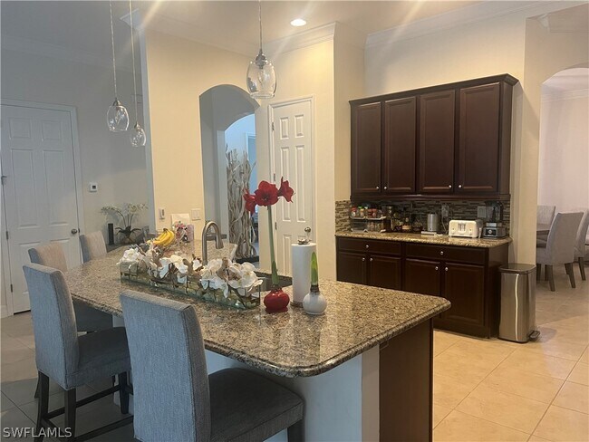 Building Photo - 6853 Il Regalo Cir