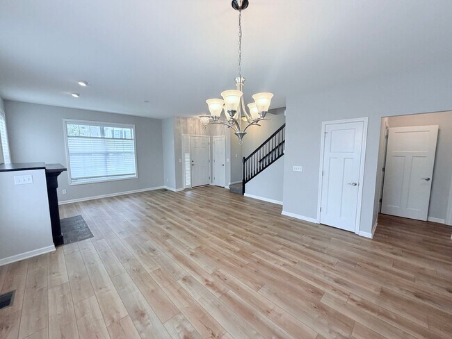 Building Photo - Gorgeous 3BR Home in the Coveted Dancing Waters Community of Woodbury!