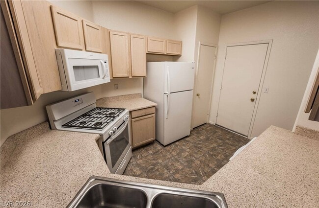 Building Photo - 7224 Pinon Crest Ct