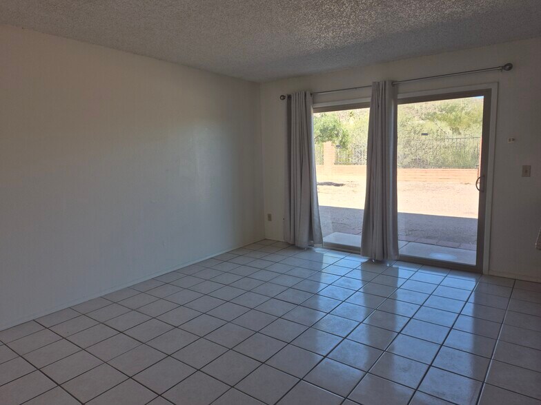 Building Photo - 3068 W Wyoming St