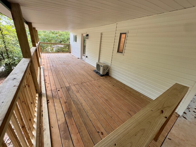 Building Photo - 814 Beaman Lake Rd