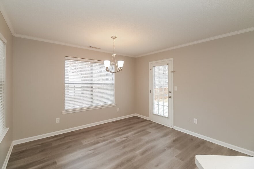 Building Photo - 245 Pebble Creek Dr