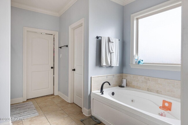 Building Photo - 300 Overbrook Dr