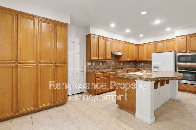 Building Photo - 492 Quail Run Cir