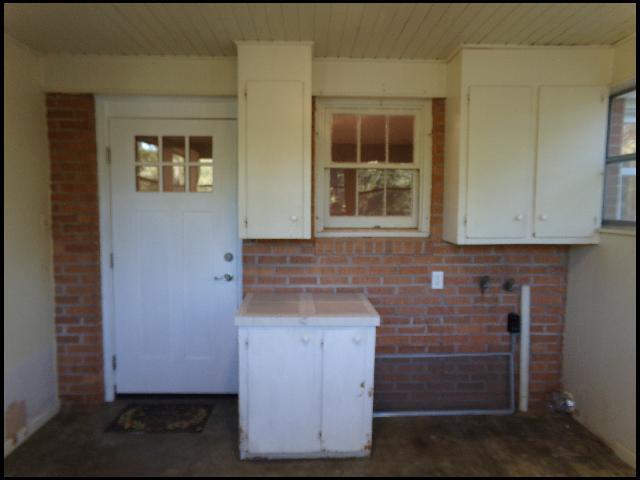 Building Photo - 1400 S Taylor St