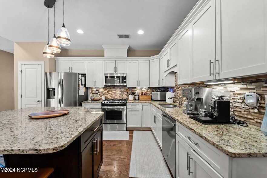 Building Photo - 177 Pinebranch Ct