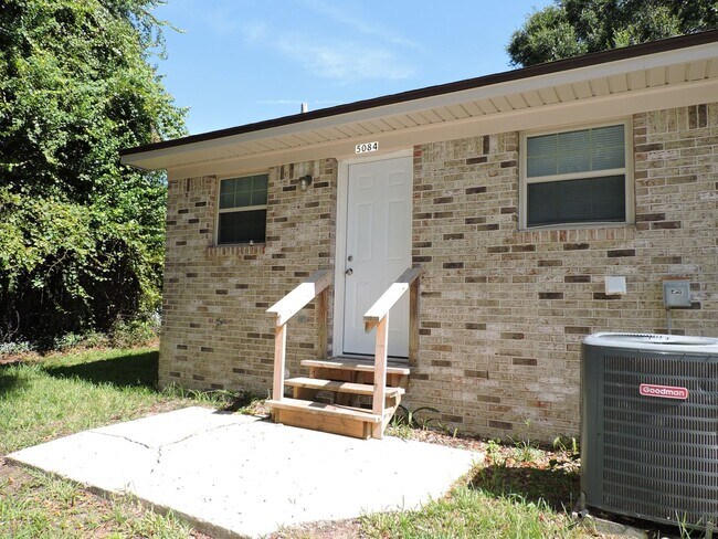 Building Photo - Lots of updates!