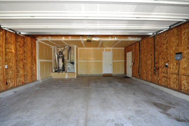 Building Photo - Broadmoore Community, 4 bed 2.5 bath