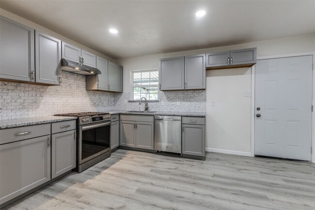 Building Photo - 2908 Scottsbluff Dr