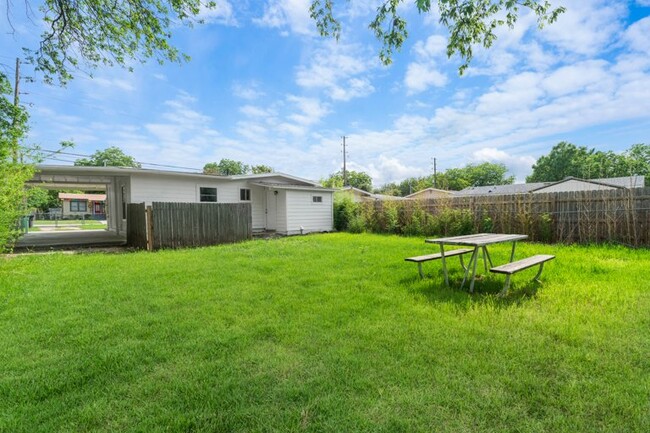 Building Photo - 407 Lovera Blvd