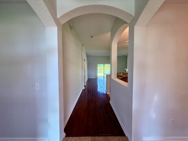 Building Photo - Stunning Lakefront Retreat: 3BR/2BA Home w...