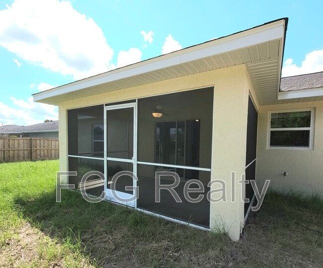 Building Photo - 9 Larch Dr