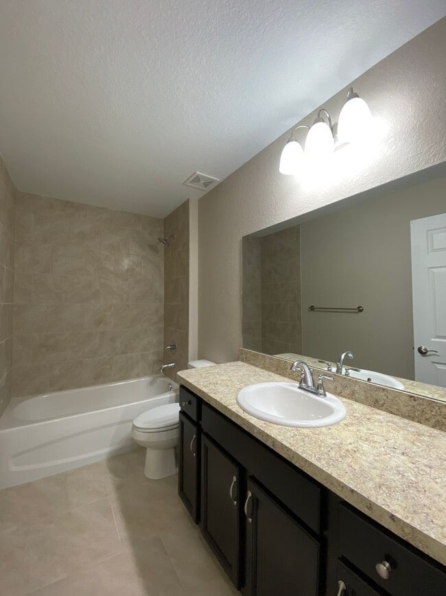 Building Photo - Custom Home - Desirable SW Dunnellon Neighborhood 3/2/2 **Won't Last**Available Soon!