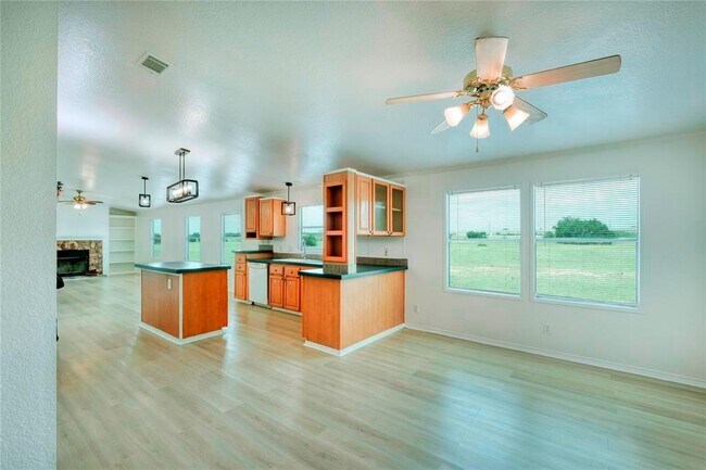 Building Photo - 132 Co Rd 247