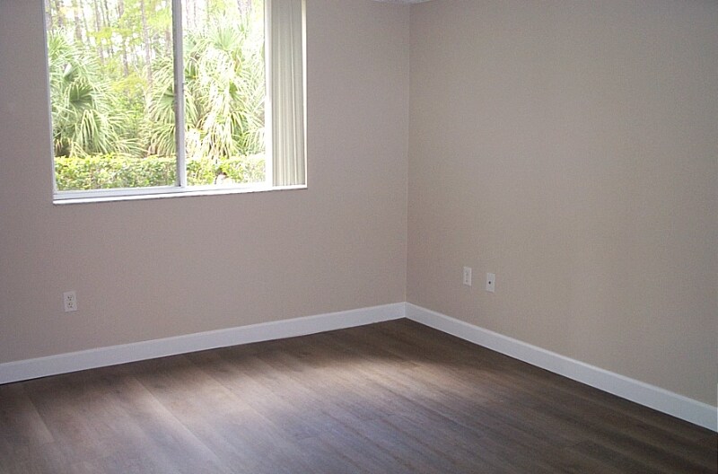 Building Photo - 1865 Florida Club Dr