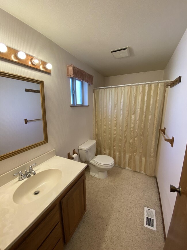 Building Photo - 501 E Michelle Dr