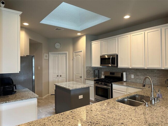 Building Photo - 12531 Lake Portal Dr