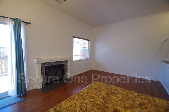 Building Photo - 235 Hill Ranch Dr