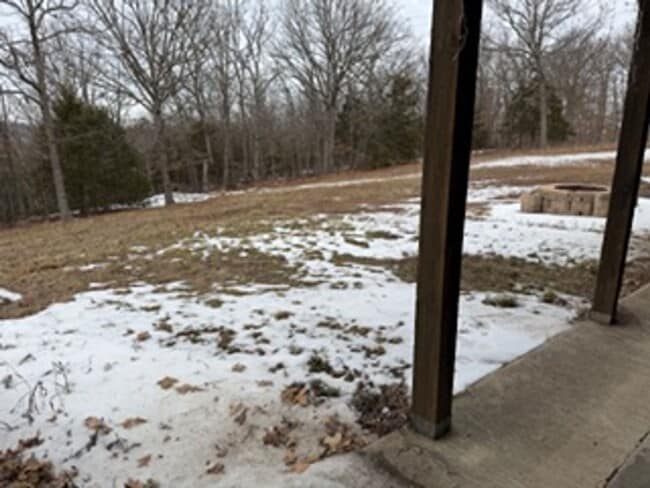 Building Photo - Beautiful country setting