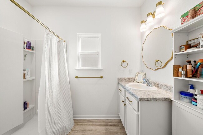 Building Photo - 39 Bluebeech St