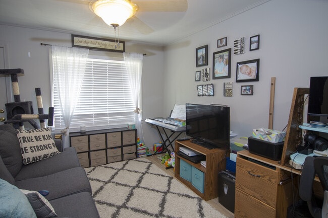 Building Photo - HWY 334 4a